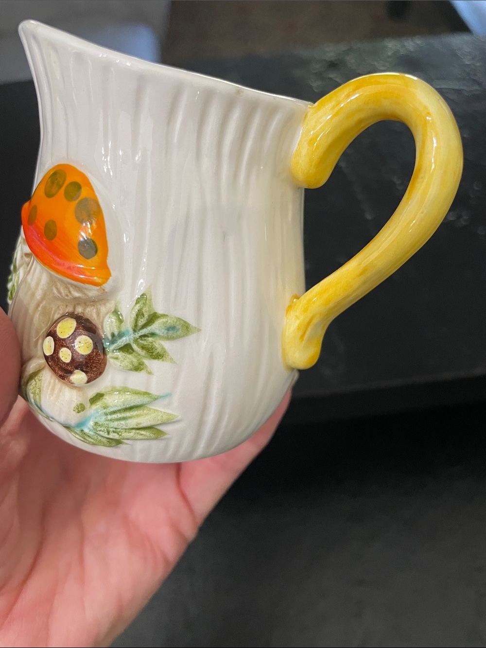 Sears Robuck Co Ceramic 1978 Mushroom Pitcher - Yellow Handle Clean - Picture 4 of 7